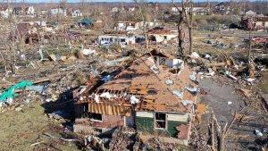 rumah-rumah-hancur-parah-setelah-tornado.jpg
