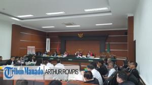 sidang-kasus-dugaan-korupsi-dana-hibah-gmim-pengacara-tertidur.jpg