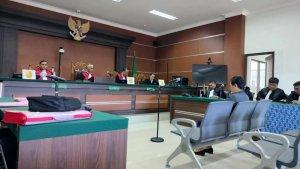 terdakwa-sherly-debby-bukara-saat-menjalani-sidang-tuntutan-di-pn-manado.jpg