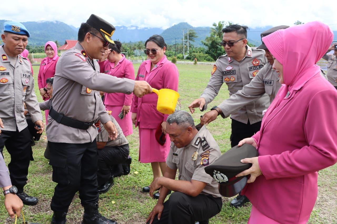 15-Polisi-di-Polres-Boltim-Sulut-yang-Dapat-Hadiah-Naik-PangkatJelang-HUT-Bhayangkara.jpg
