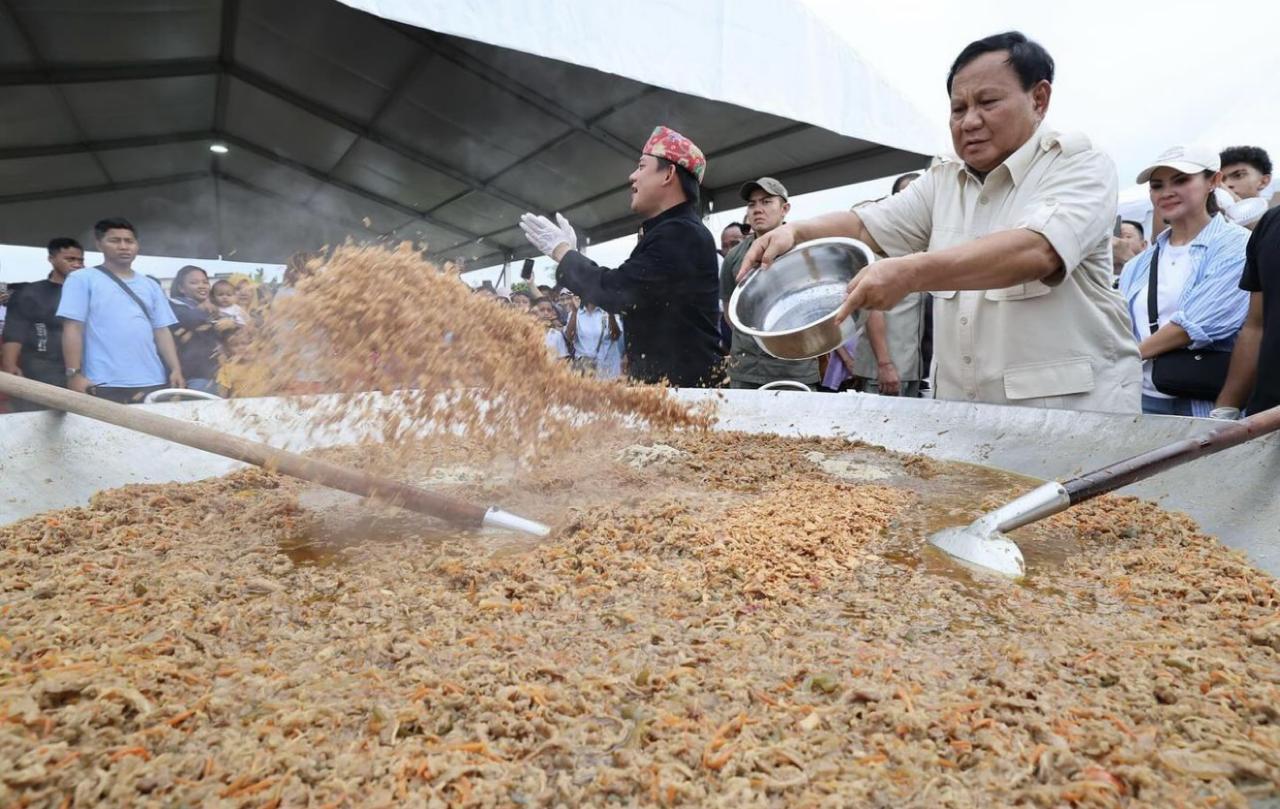 160224-prabowo-masak.jpg