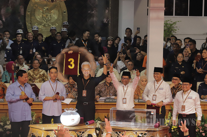 69 Hari Menuju Pilpres 2024 - Emak Nahdliyin Gemasi Gibran: Sebaran Suara NU ke Anies-Prabowo-Ganjar