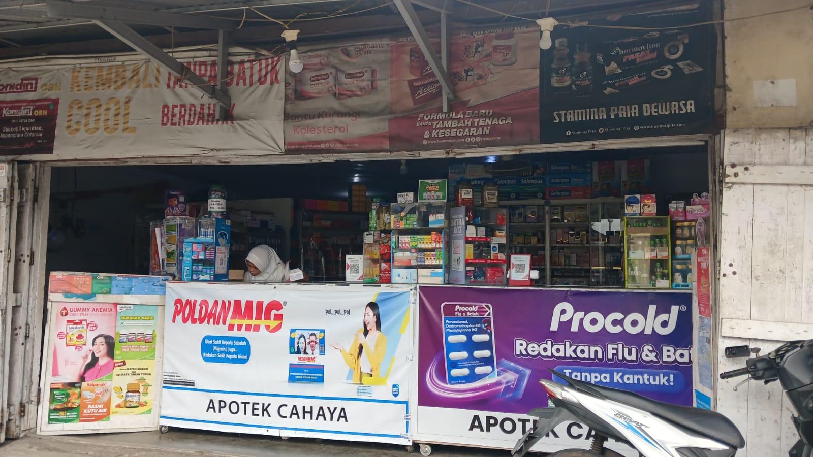 APOTEK-Apotek-Uno-di-Pasar-45-Manado-Sulawesi-Utara-Senin-17112025.jpg