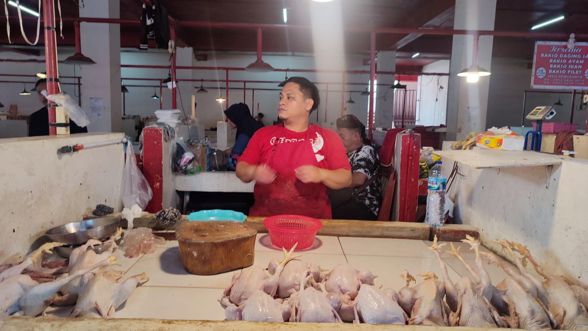 Harga Daging Sapi, Ayam, dan Babi Stabil di Pasar Bersehati Manado Sulawesi Utara