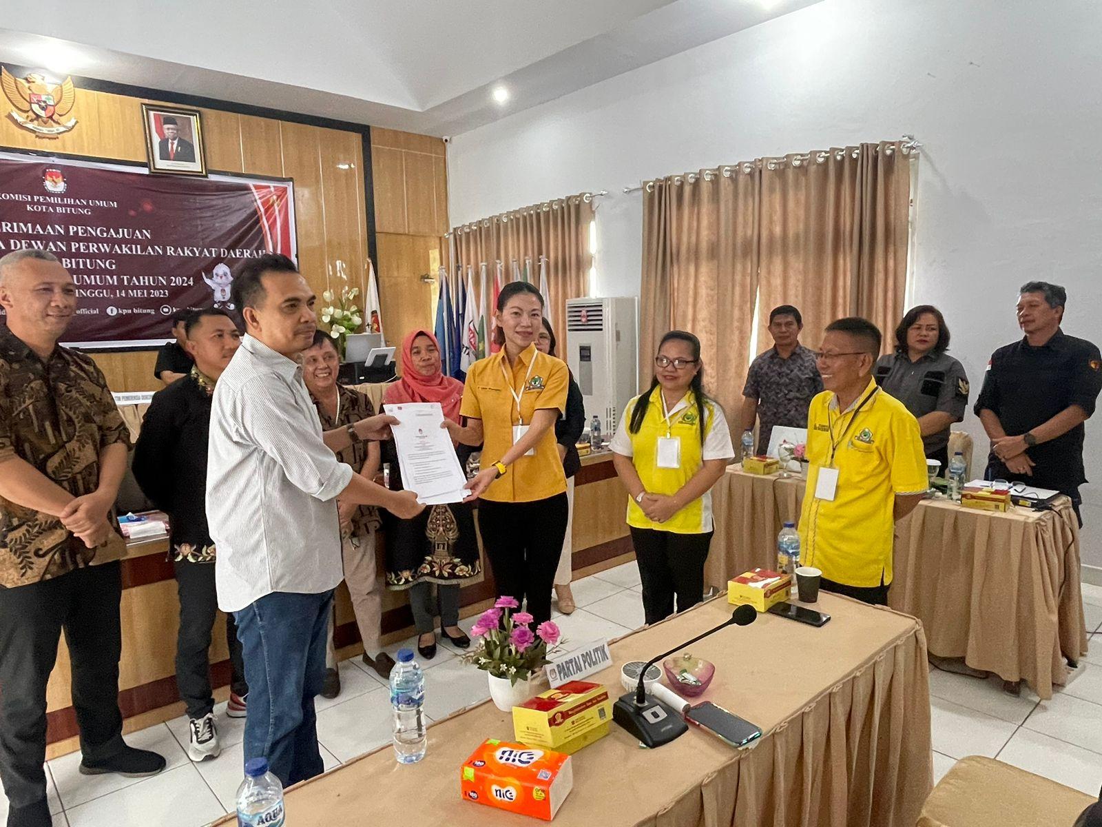 Ada-foto-foto-Christian-Wayongkere-Tribun-Manado-Partai-Golkar-Kota.jpg