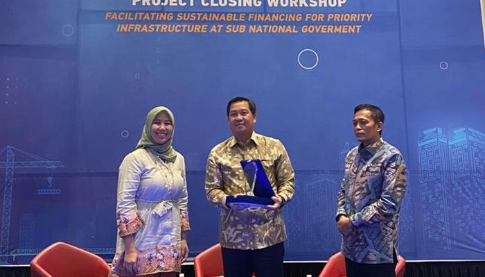 Olly Dondokambey-Steven Kandouw Raih Penghargaan Kinerja Pemda Terbaik Pembangunan Program RIDF