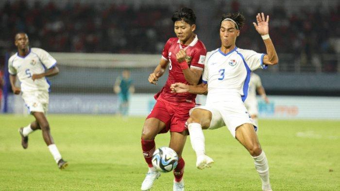 Aksi-pemain-Timnas-Indonesia-Arkhan-Kaka-saat-pertandingan-Panama-di-Stadion-Gelora-Bung-Tomo.jpg