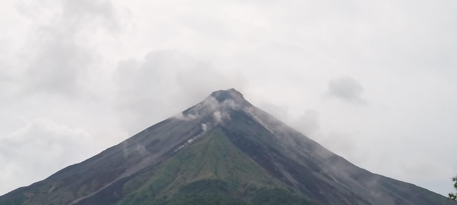 Gunung Api Karangetang di Sitaro Alami 1.792 Kali Gempa Guguran, Selang 23-30 Juni 2023