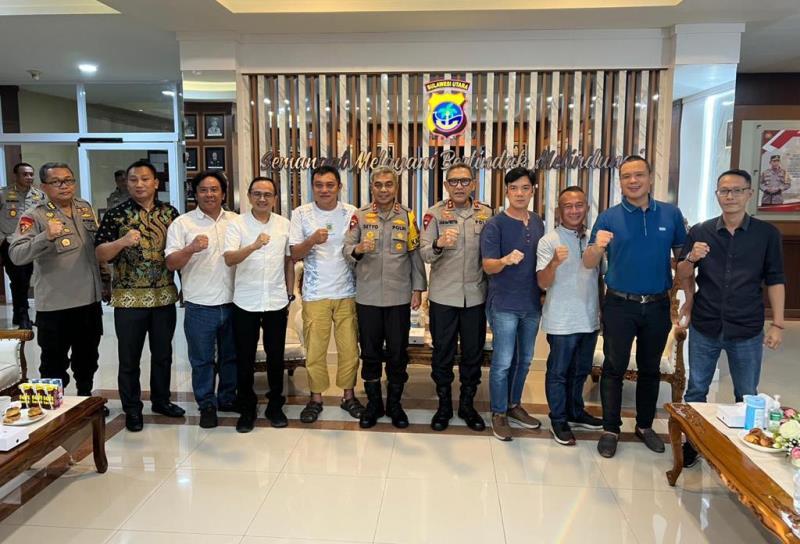 Alfi-Ilfa-DPW-Sulut-melakukan-pertemuan-dengan-Kapolda-Sulut-belum-lama-ini.jpg