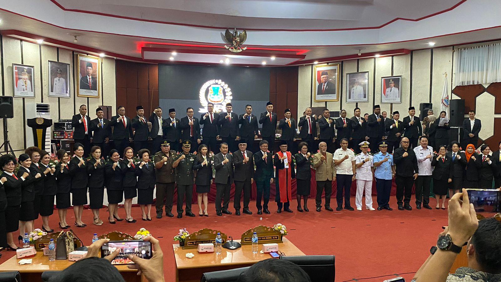 Anggota-DPRD-Kota-Manado-Sulawesi-Utara-2024-2029-Bersama-Forkopimda.jpg