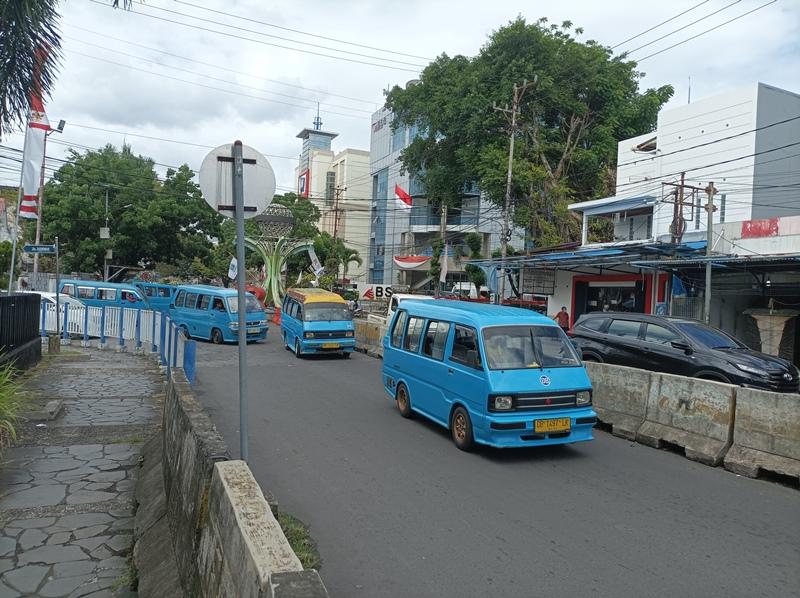 Arti Mimpi Naik Angkot, Bukan Pertanda Buruk, Begini Tafsirannya