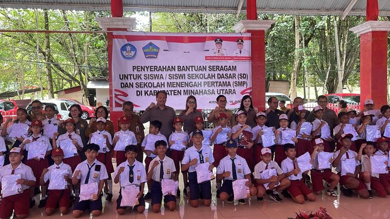 BANTUAN-Sejumlah-sekolah-dasar-SD-dan-menengah-pertama-SMPLO.jpg
