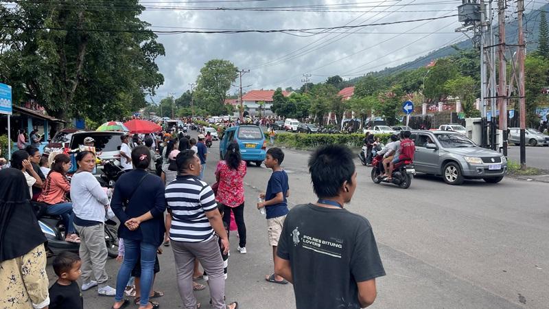 Ritual Cap Go Meh Di Bitung: Warga Berkerumun Saksikan Tang Sin dan Barongsai