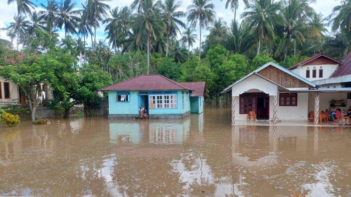 BNPB-mencatat-sebanyak-1893-jiwa-terdampak-dalam-bencana-banjir-di-Kabupaten-Bolmong90.jpg
