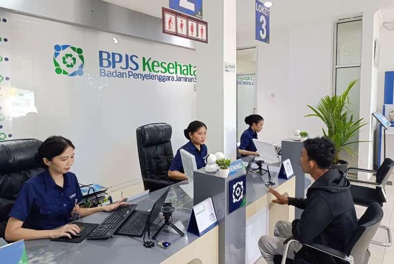 BPJS-KESEHATAN-Layanan-peserta-JKN-KIS-di-kantor-BPJS-Kesehatan-Cabang-Manadolo0.jpg