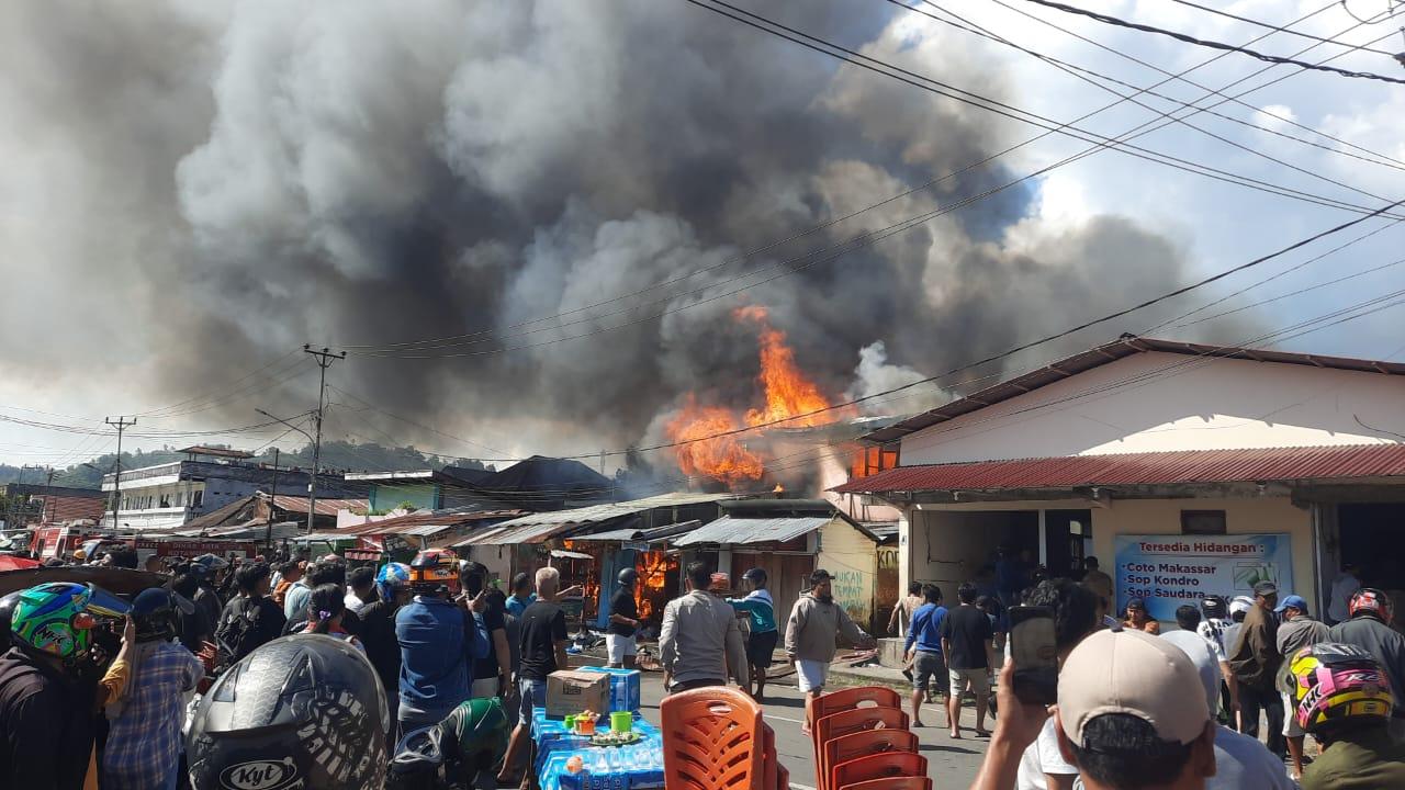 Bangunan-yang-terbakar-di-Kotamobagu-Sulawesi-Utaray77uu.jpg