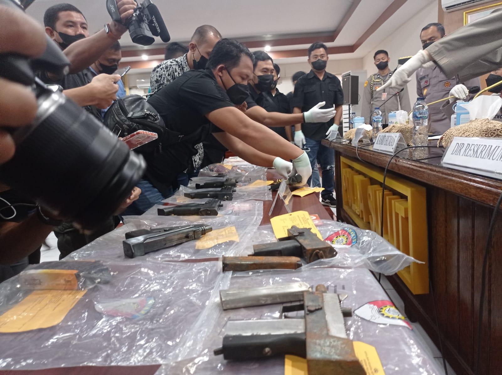 Daftar Barang Bukti yang Diamankan Polda Sulut Saat Menangkap 2 Tersangka Penyelundup Senpi Ilegal