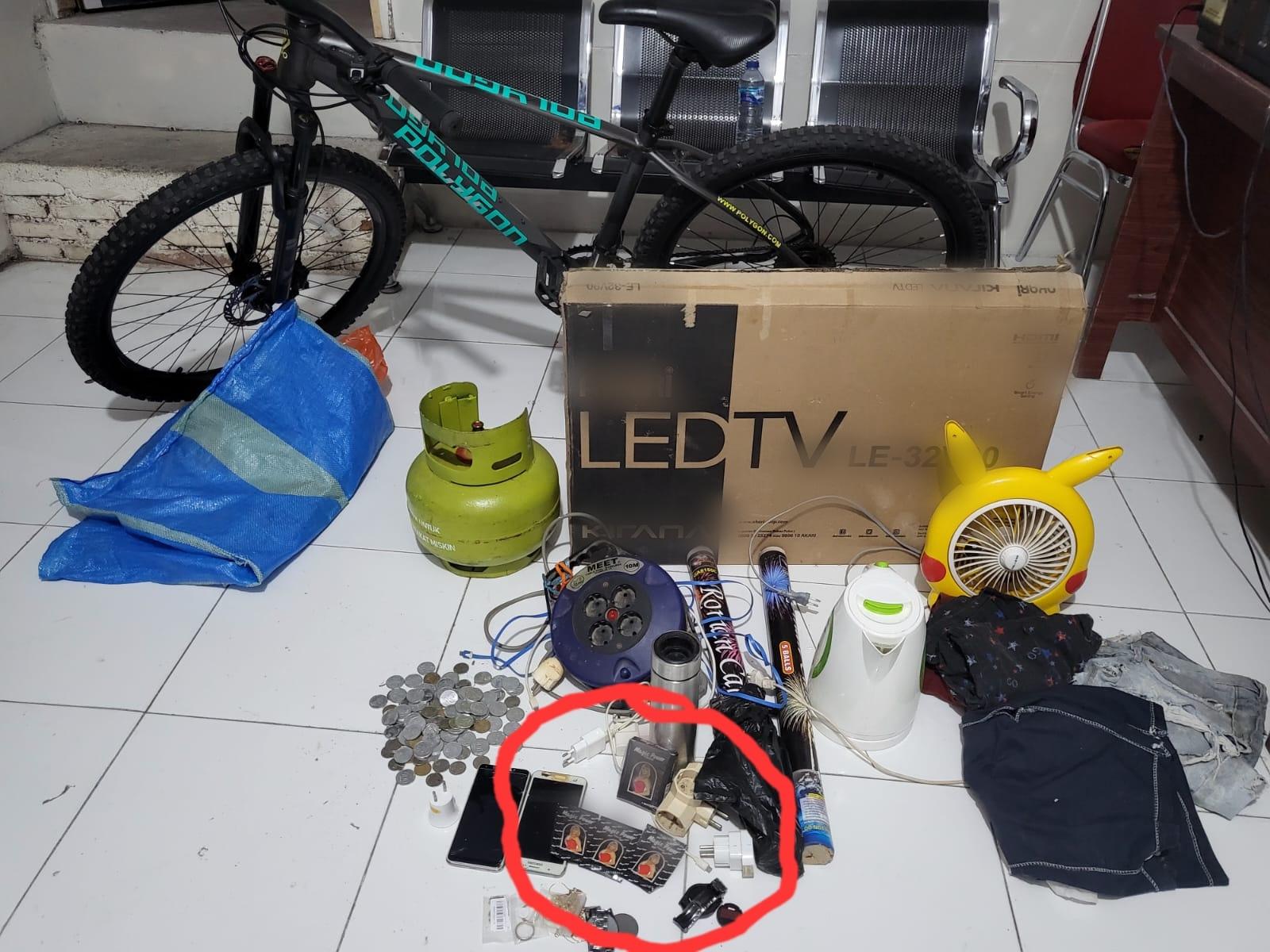 Barang-bukti-yang-diamankan-polisi-565757.jpg
