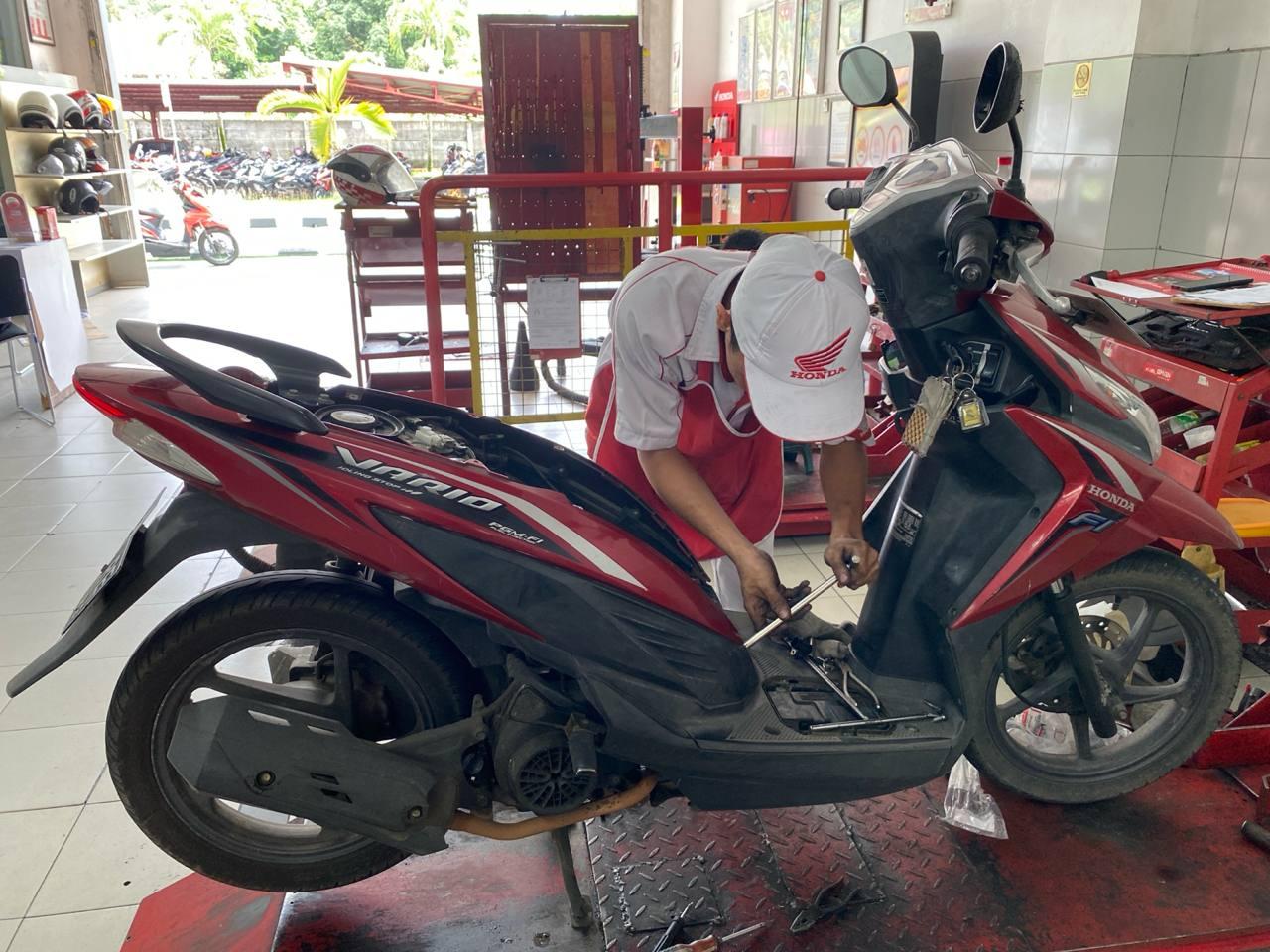 7 Bagian Penting yang Harus Diperiksa pada Motor Honda Agar Aman Dikendarai di Musim Hujan