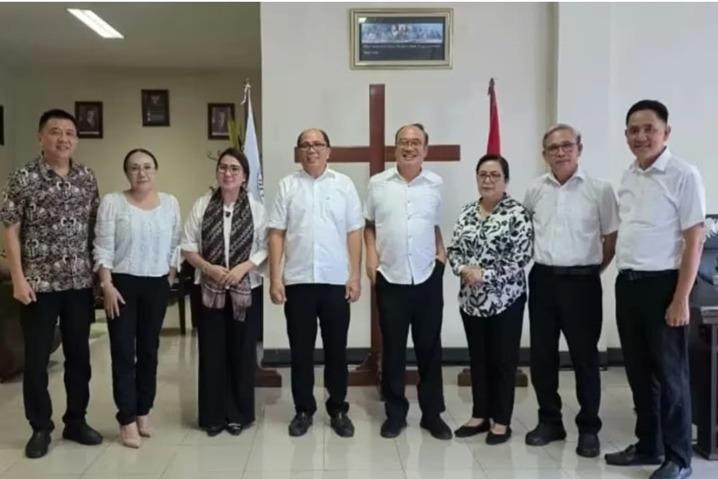 Polemik Kepemimpinan BPMS Berakhir, Pdt Adolf Wenas Minta Maaf Kepada Jemaat GMIM