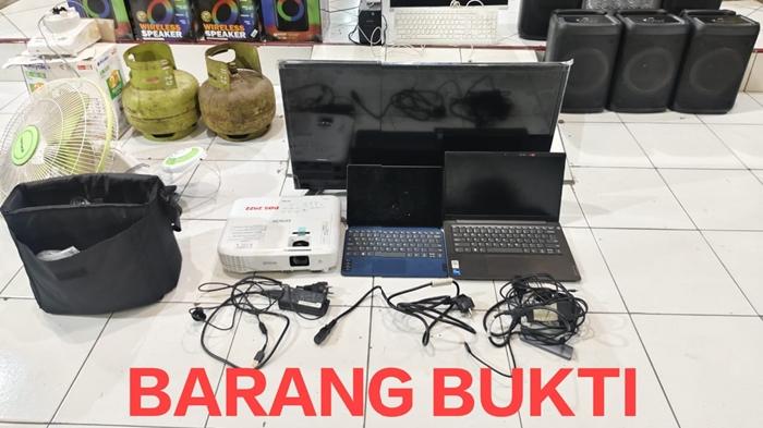 Bitung-Sulut-akhirnya-ditangkap-bersama-barang-bukti.jpg