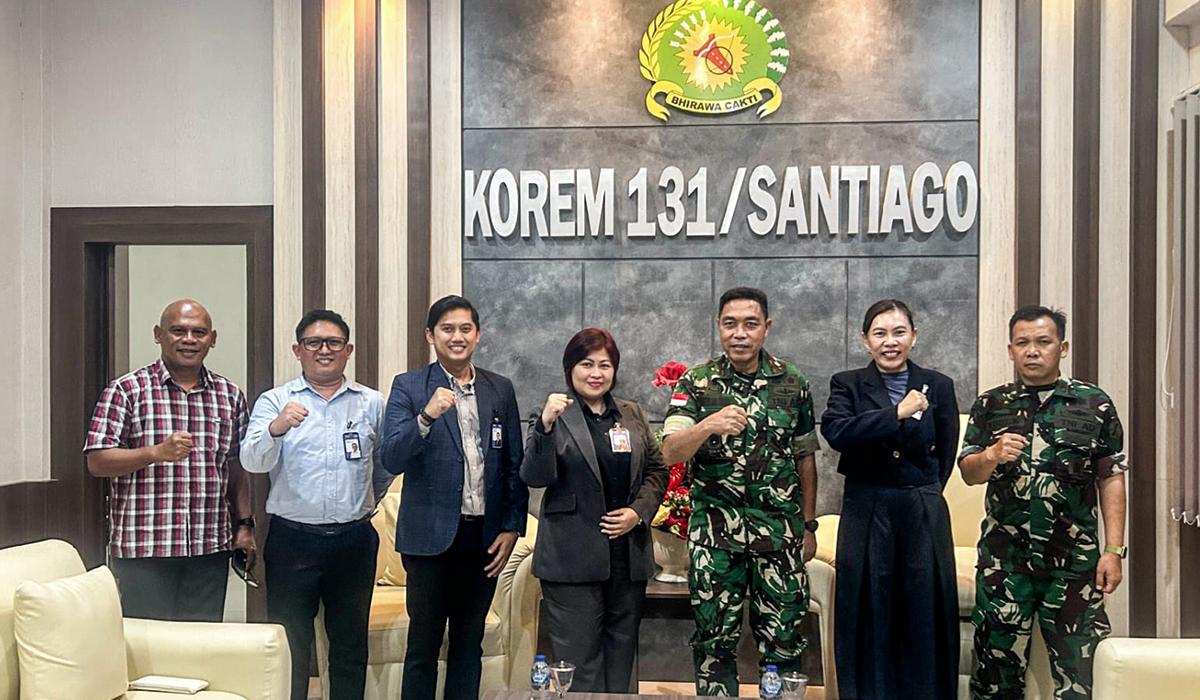 Branch-Office-Head-BRI-Boulevard-Fauzan-Rahman-dan-jajaran-berkunjung-ke-Markas-Korem-131Santiago.jpg
