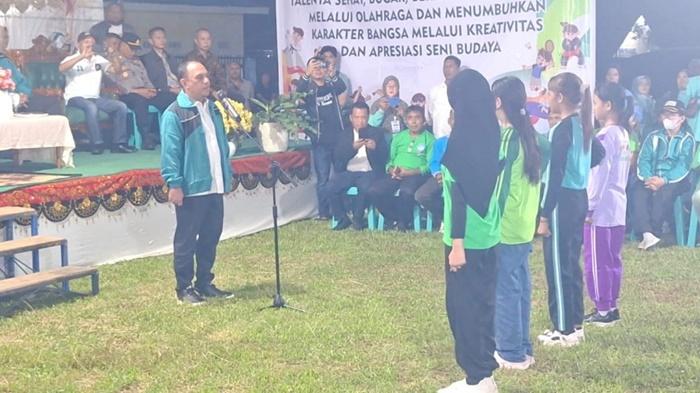 Bupati-Bolmong-Yusra-Alhabsyi-secara-resmi-membuka-tiga-ajang-bergengsi-tingkat-pelajar.jpg
