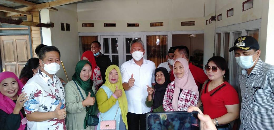 Bupati-Minahasa-Selatan-Franky-Donny-Wongkar-bersama-Wakil-Bupati-Petra-Yani-Rembang.jpg