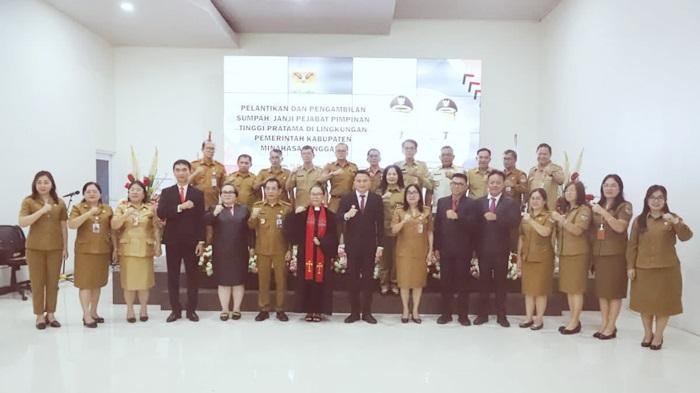 Bupati-Mitra-Ronald-Kandoli-melantik-sejumlah-Pejabat-Pimpinan-Tinggi-Pratama.jpg