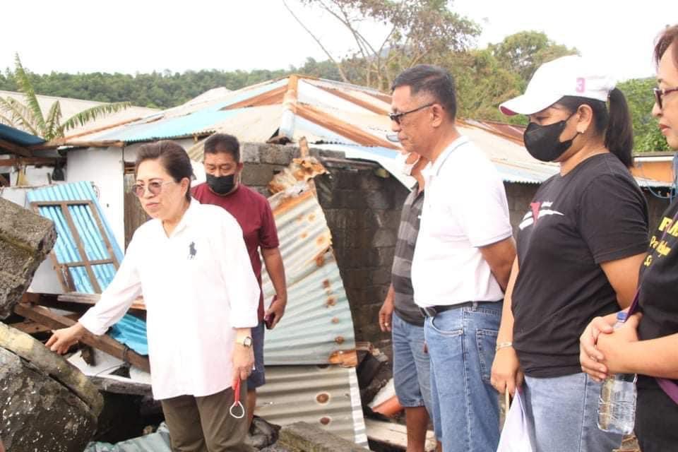 Bupati-saat-melakuka-peninjaun-di-Kecamatan-Tamako-Foto-Humas-Pemkab.jpg