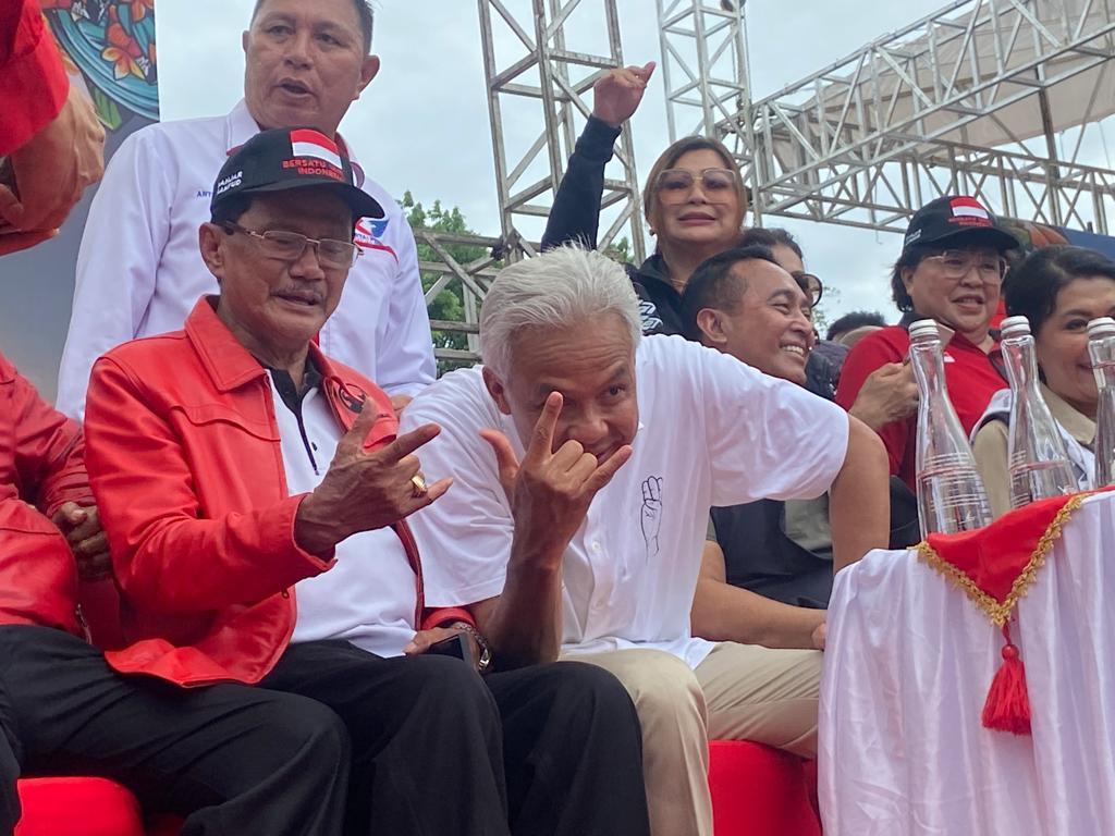 Calon-Presiden-Capres-nomor-urut-3-Ganjar-Pranowo-menyapa-seluruh-pendukungnyao0.jpg