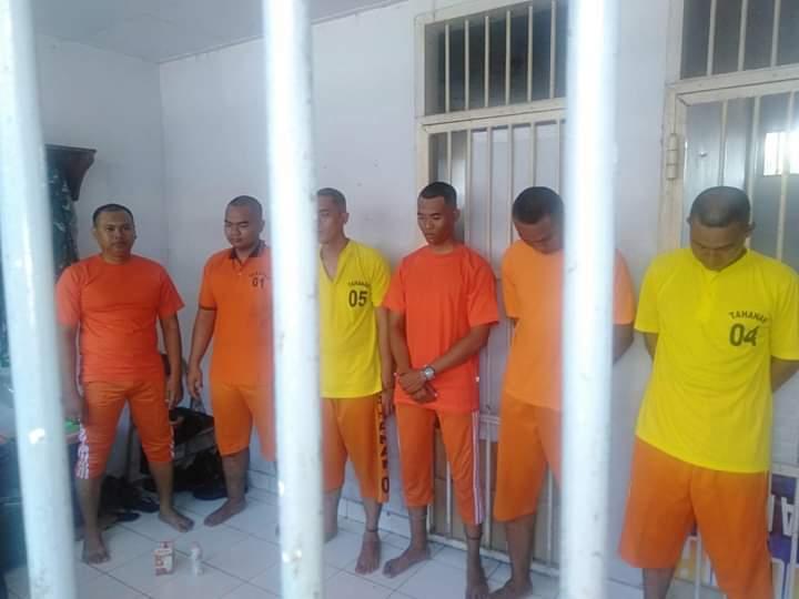 Caption-6-Anggota-TNI-AL-yang-Berada-di-dalam-penjara-Lantamal-VIII-Istimewa.jpg