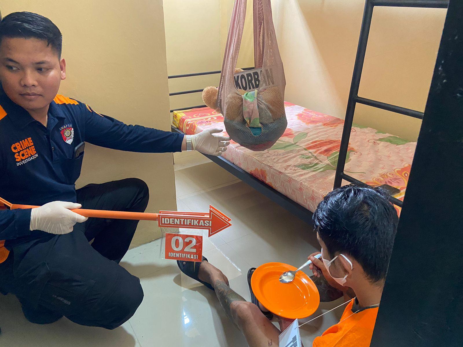 Rekonstruksi Kasus Ayah Aniaya Bayi di Manado Sulawesi Utara, JV Dipukul hingga Sesak Napas