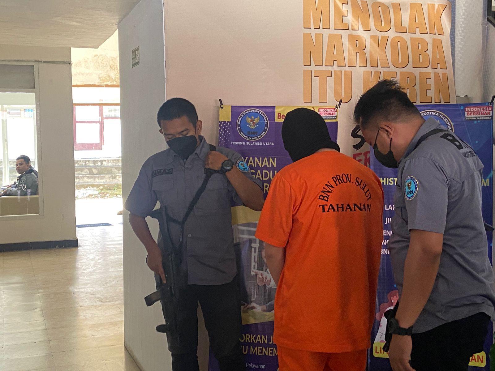 Caption-Badan-Narkotika-Nasional-Provinsi-BNNP-menggelar-press-confrence-pengungkapan.jpg
