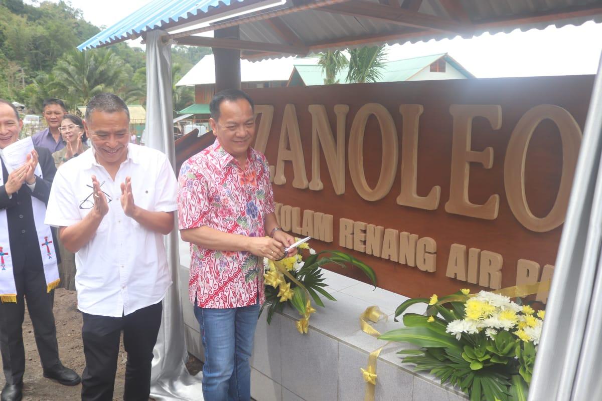 Caroll-Senduk-Resmikan-Kolam-Air-Panas-Zano-Leos-di-Tomohon-Sulawesi-Utara.jpg
