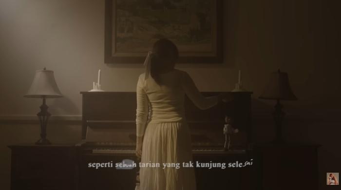 Chord-Gitar-Nadin-Amizah-Sebuah-Tarian-Yang-Tak-Kunjung-Selesai.jpg