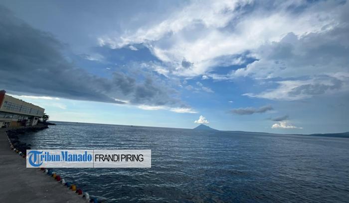 Cuaca-di-area-laut-teluk-Manado-Sulawesi-Utara.jpg
