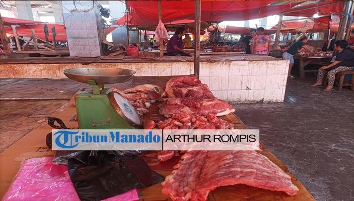 DAGING-BABI-Potret-daging-babi-yang-dijual-di-Pasar-Karombasan-Manado.jpg