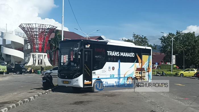 DIMINATI-Bus-Trans-Manado-di-Terminal-Kalimas-Manado-Kamis-1512026.jpg