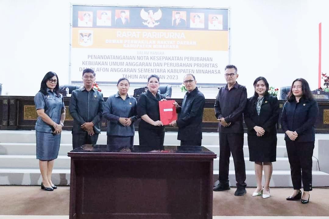 DPRD-Kabupaten-Minahasa-menggelar-rapat-Paripurna-jghjghjgj.jpg