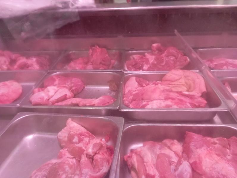 Info Harga Daging Babi di Pasar Swalayan Manado Sulawesi Utara, Senin 16 Desember 2024