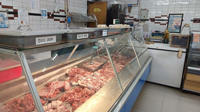 Daging-babi-salah-satu-pasar-swalayan-di-Kota-Manado-Senin-142024fhfghfgh.jpg