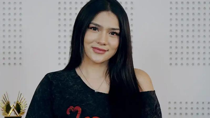 Davina-Karamoy-1.jpg