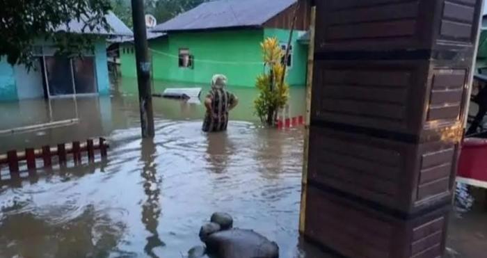 Desa-Langagon-Kecamatan-Bolaang-Kabupaten-Bolmong-yang-terendam-banjir.jpg
