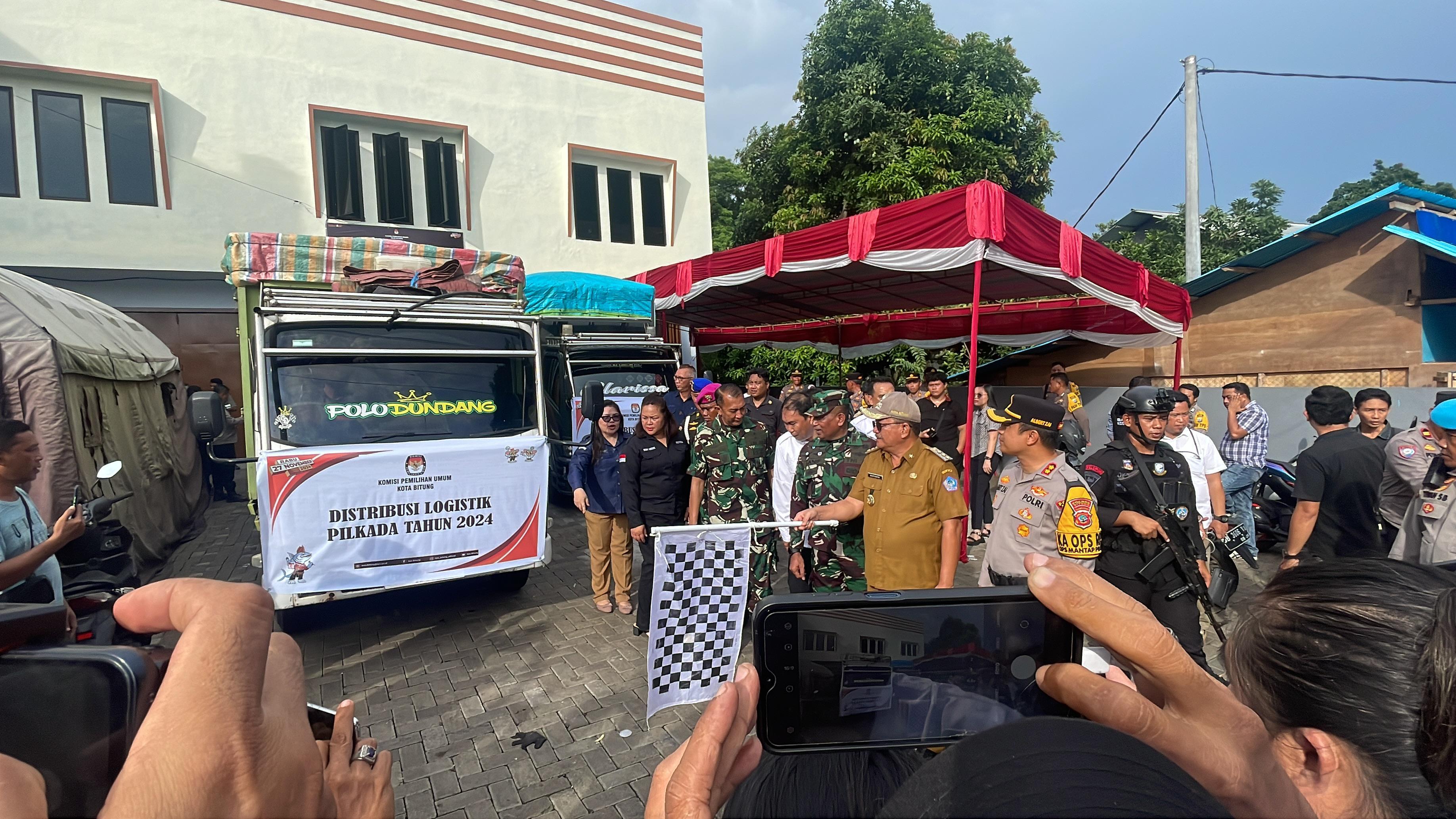 Distribusi-Logistik-Pilkada-2024-di-Gudang-KPU-Bitunglo0.jpg