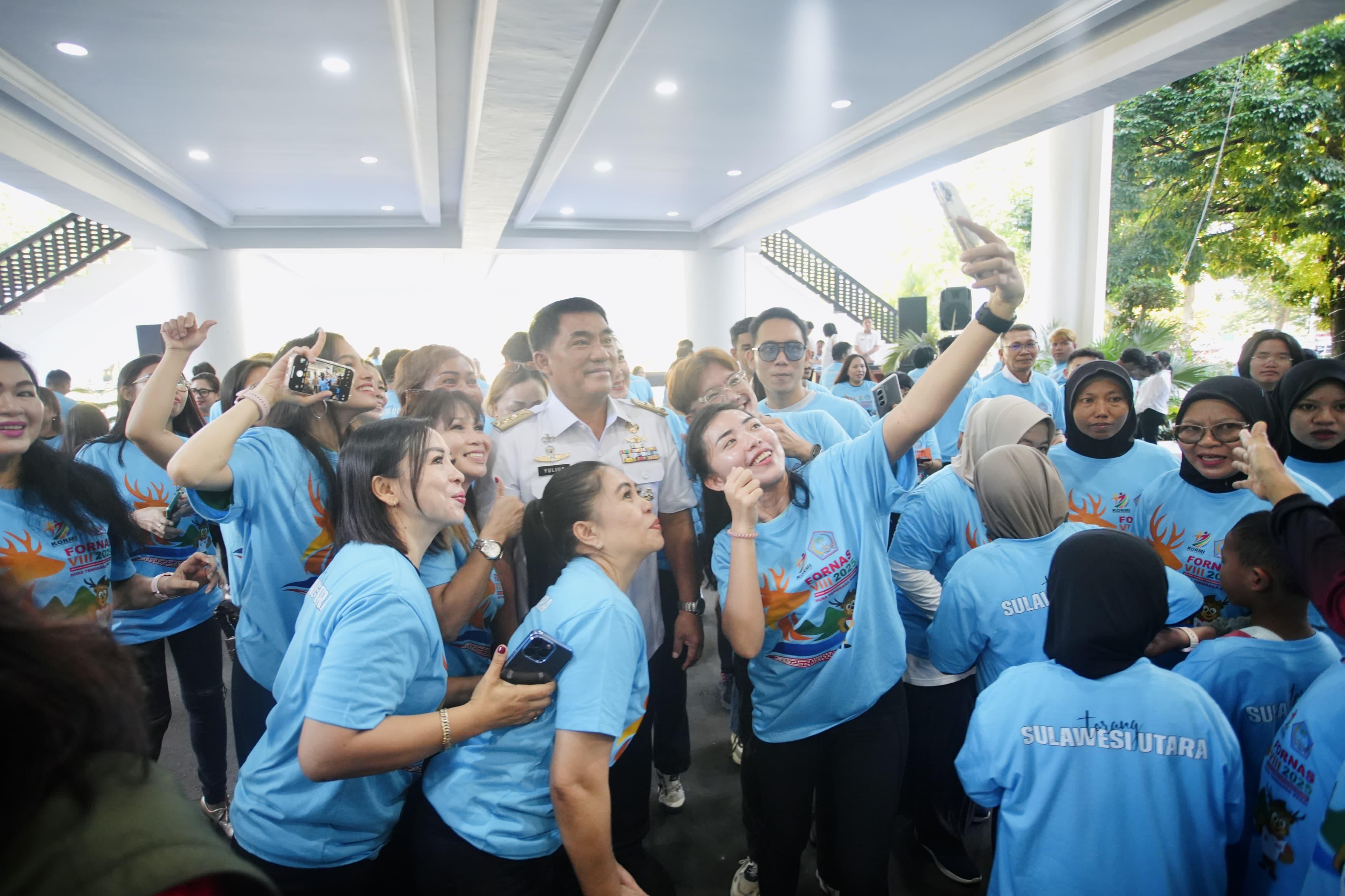 YSK Beri Dana Pribadi Bagi KORMI Sulawesi Utara untuk Berlaga di Ajang FORNAS VIII di NTB