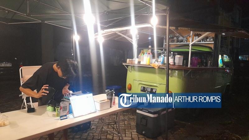 FOOD-TRUCK-Salah-satu-Food-Truck-berlokasi-di-antara-It-Centrep0.jpg