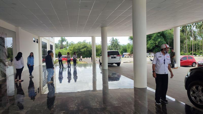 Gempa Bumi, Pegawai Kantor DPRD Manado Sulawesi Utara Berhamburan Selamatkan Diri