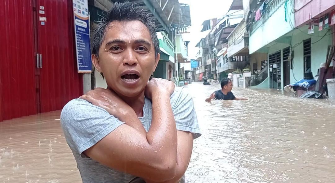 Banjir di Manado Sulawesi Utara, Firman Warga Komo Luar: Sejak Subuh Air Sudah Masuk ke Rumah