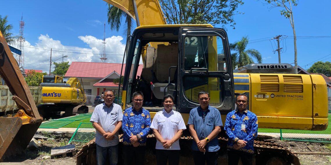 Maksimalkan Pembangunan Jalan, Pemkab Bolmong Terima 1 Unit Ekskavator dari Pemprov Sulawesi Utara